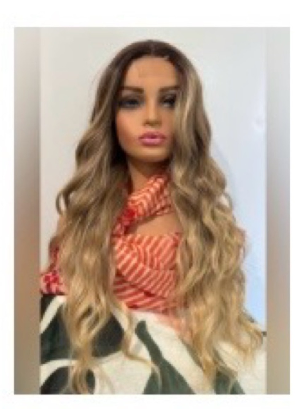 24 inch Blonde Ombré Wig - Picture 4 of 4